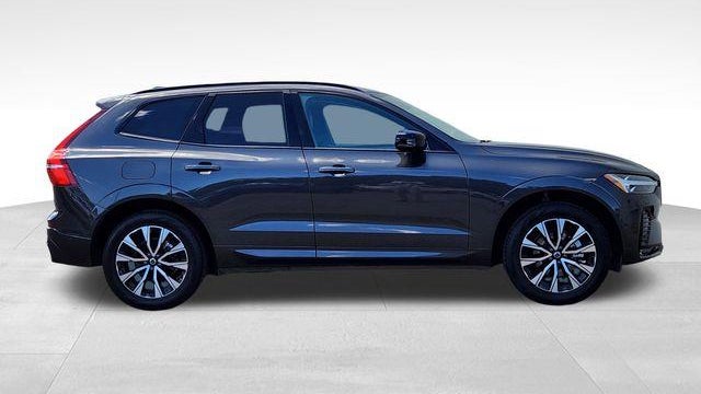 2025 Volvo XC60 B5 Plus Dark Theme