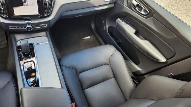 2025 Volvo XC60 B5 Plus Dark Theme