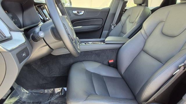 2025 Volvo XC60 B5 Plus Dark Theme