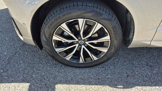 2025 Volvo XC60 B5 Plus Dark Theme