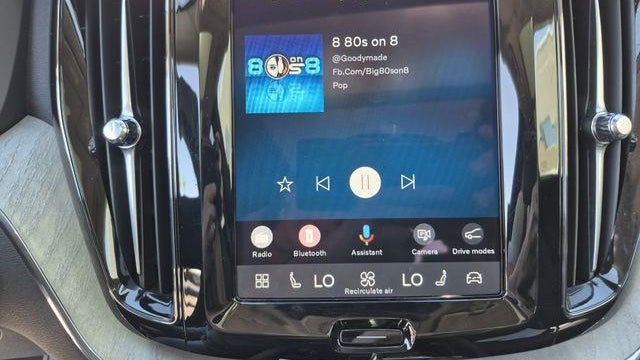 2025 Volvo XC60 B5 Plus Dark Theme