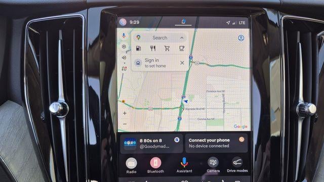 2025 Volvo XC60 B5 Plus Dark Theme
