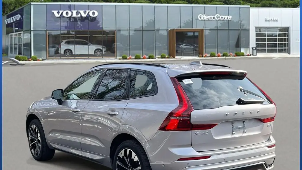 2026 Volvo XC60 B5 Plus