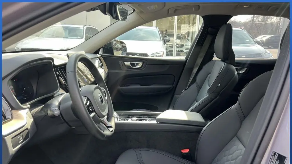 2026 Volvo XC60 B5 Plus