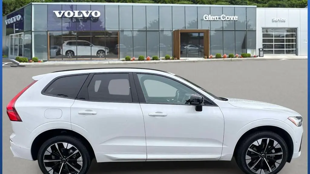 2026 Volvo XC60 B5 Plus