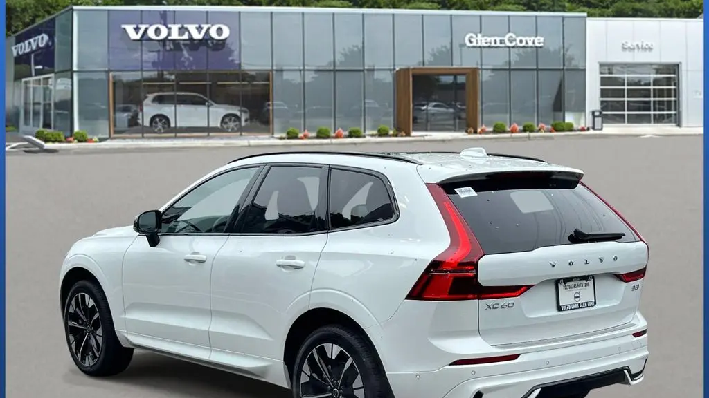 2026 Volvo XC60 B5 Plus