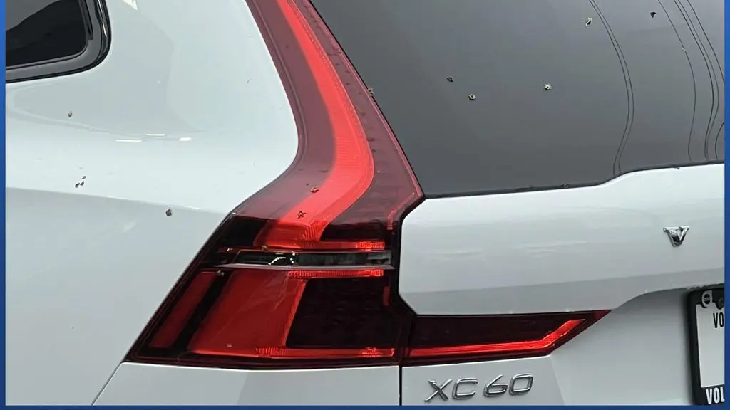 2026 Volvo XC60 B5 Plus