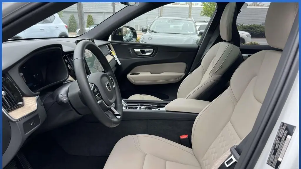 2026 Volvo XC60 B5 Plus