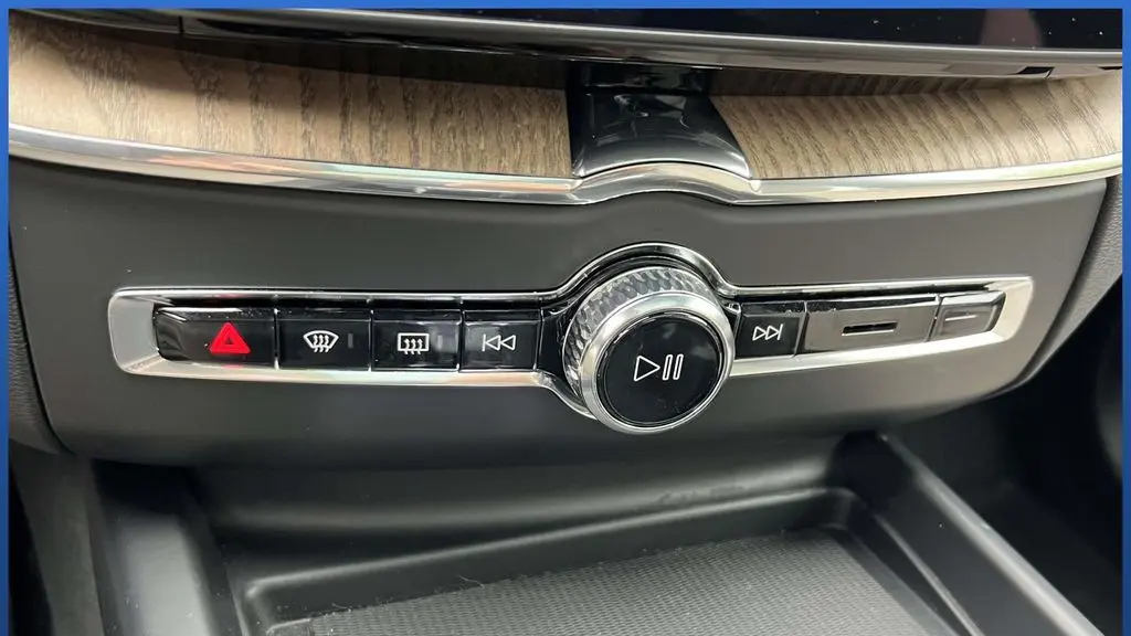 2026 Volvo XC60 B5 Plus