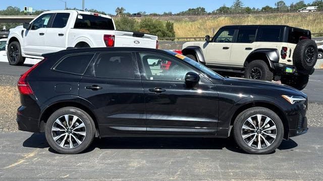 2025 Volvo XC60 B5 Plus Dark Theme