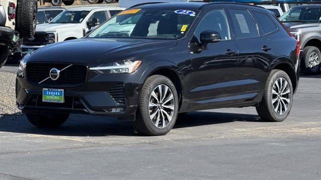 2025 Volvo XC60 B5 Plus Dark Theme