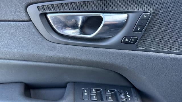 2025 Volvo XC60 B5 Plus Dark Theme