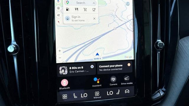 2025 Volvo XC60 B5 Plus Dark Theme