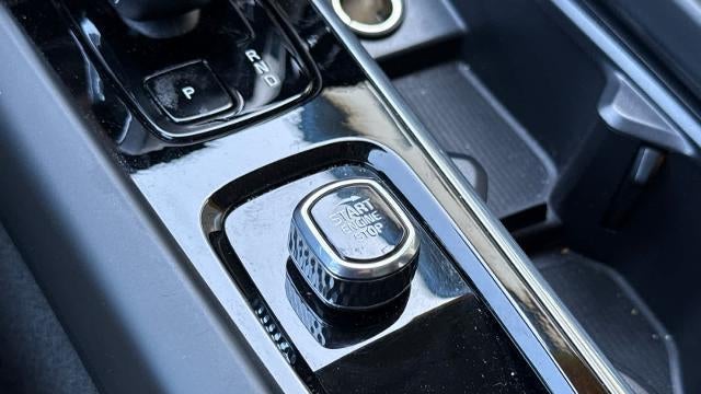 2025 Volvo XC60 B5 Plus Dark Theme