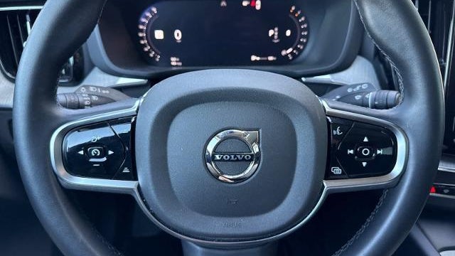 2025 Volvo XC60 B5 Plus Dark Theme