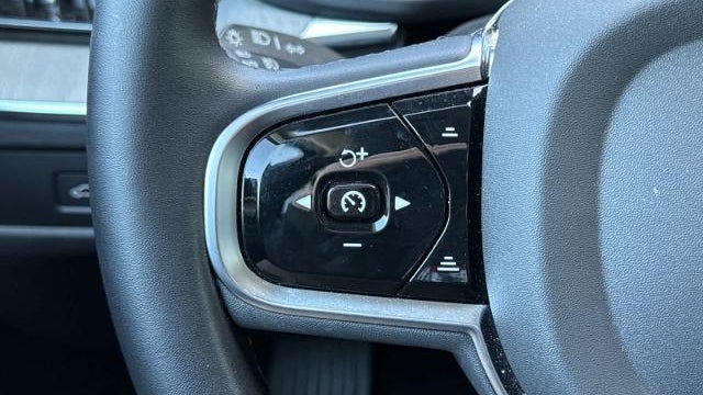 2025 Volvo XC60 B5 Plus Dark Theme