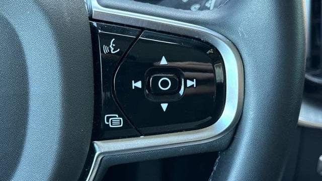 2025 Volvo XC60 B5 Plus Dark Theme
