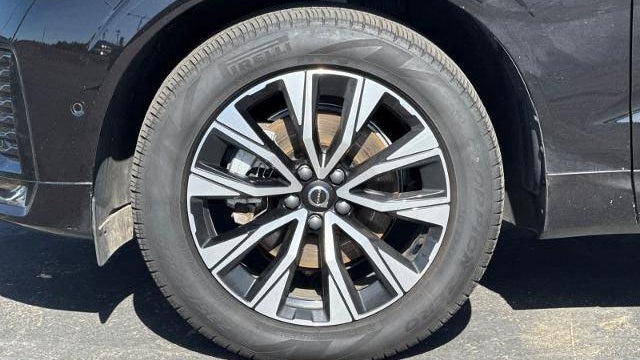 2025 Volvo XC60 B5 Plus Dark Theme