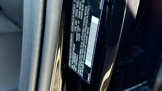 2025 Volvo XC60 B5 Plus Dark Theme