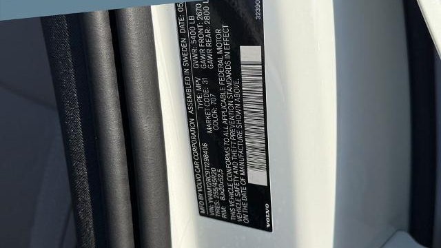 2026 Volvo XC60 B5 Plus