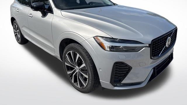 2025 Volvo XC60 B5 Plus Dark Theme