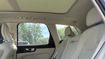 2025 Volvo XC60 B5 Plus Dark Theme