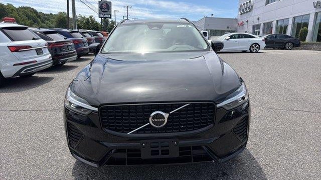 2025 Volvo XC60 B5 Plus Dark Theme