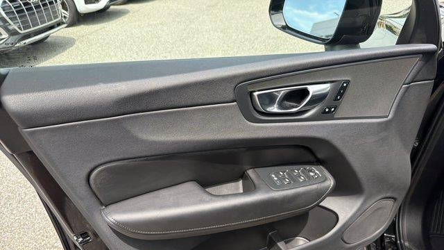 2025 Volvo XC60 B5 Plus Dark Theme