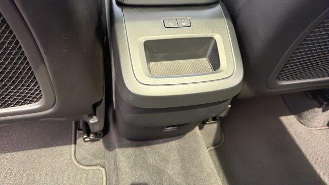 2025 Volvo XC60 B5 Plus Dark Theme