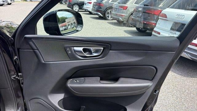 2025 Volvo XC60 B5 Plus Dark Theme