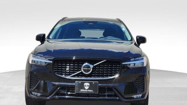 2025 Volvo XC60 B5 Plus Dark Theme