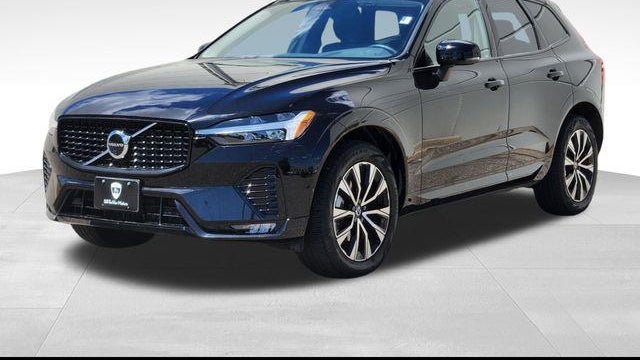 2025 Volvo XC60 B5 Plus Dark Theme
