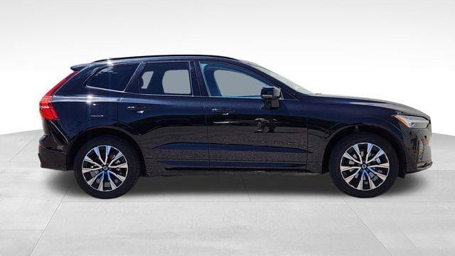 2025 Volvo XC60 B5 Plus Dark Theme