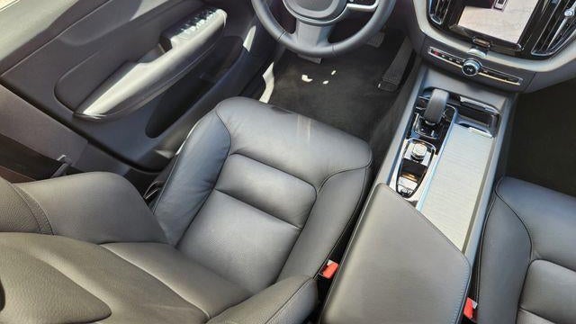 2025 Volvo XC60 B5 Plus Dark Theme