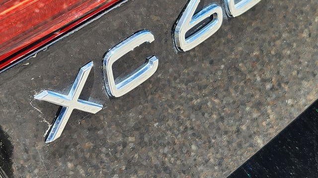 2025 Volvo XC60 B5 Plus Dark Theme