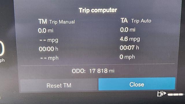 2025 Volvo XC60 B5 Plus Dark Theme