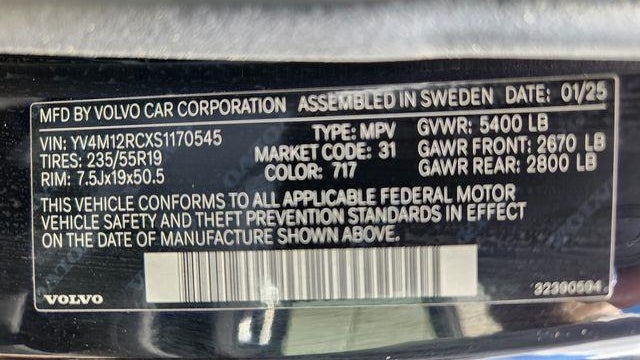 2025 Volvo XC60 B5 Plus Dark Theme