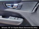 2025 XC60 Thumbnail 11