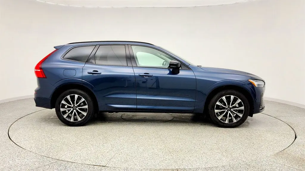 2025 Volvo XC60 B5 Plus Dark Theme
