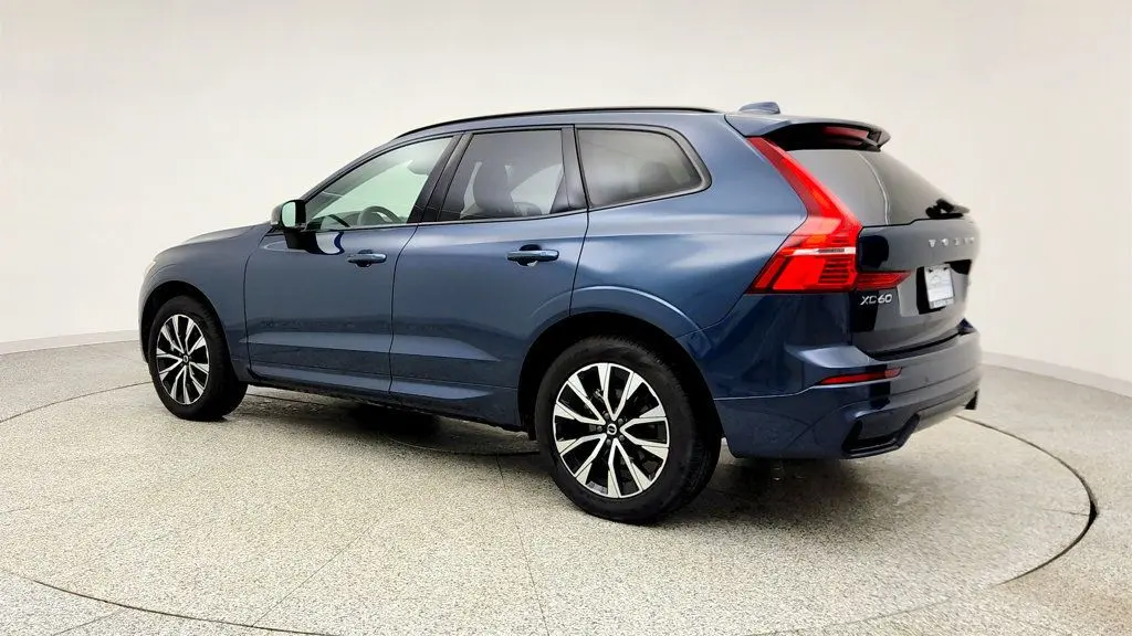 2025 Volvo XC60 B5 Plus Dark Theme