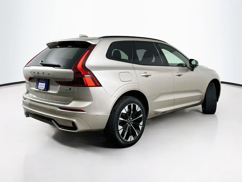 2026 Volvo XC60 - $50,146