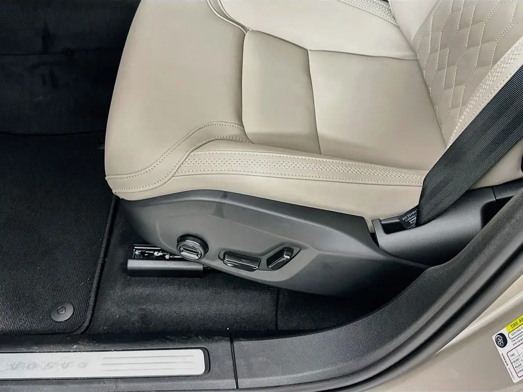2026 Volvo XC60 - $50,146