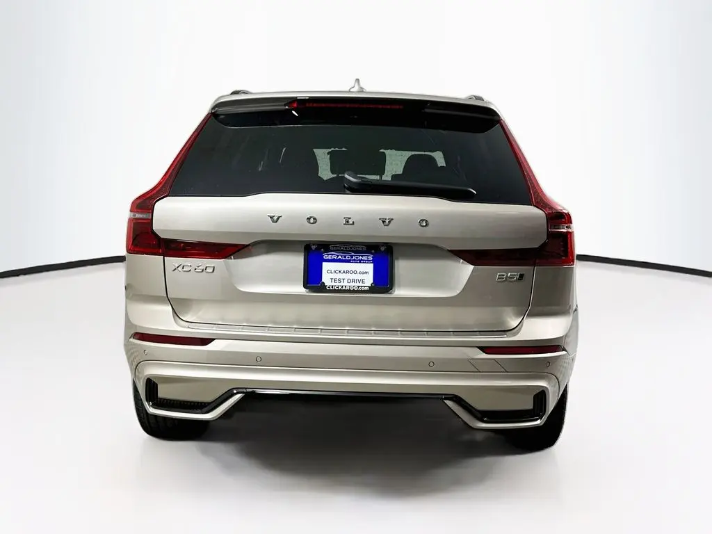 2026 Volvo XC60 - $50,146