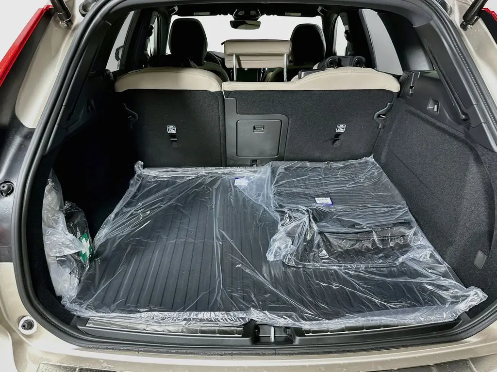 2026 Volvo XC60 - $50,146