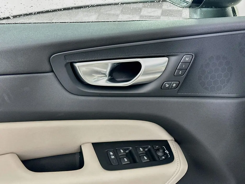 2026 Volvo XC60 - $50,146