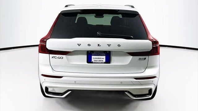 2026 Volvo XC60 B5 Core