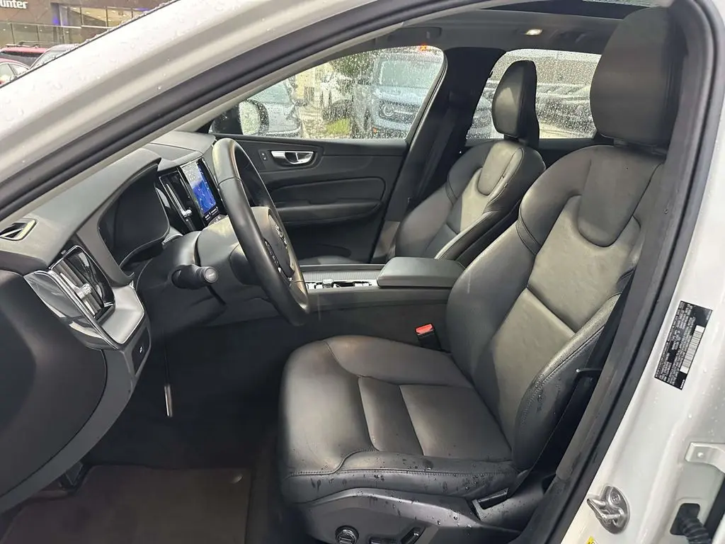 2025 Volvo XC60 - $38,300