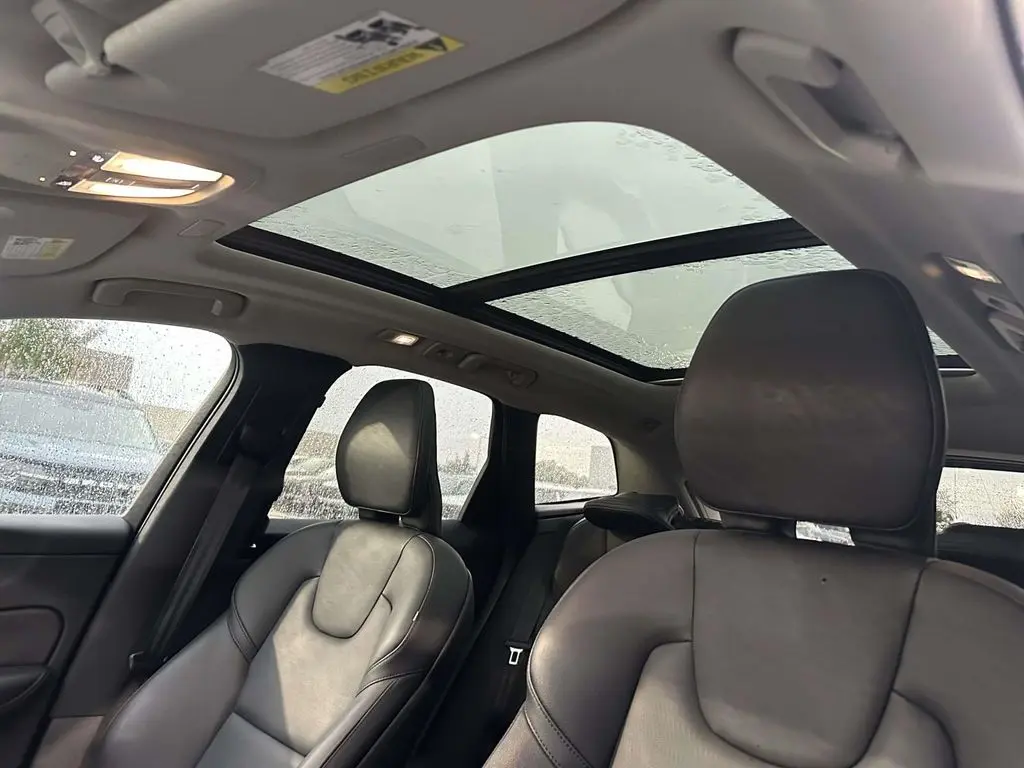 2025 Volvo XC60 - $38,300