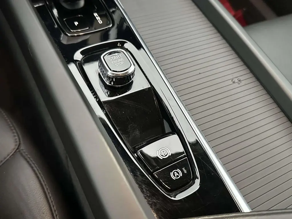 2025 Volvo XC60 - $38,300