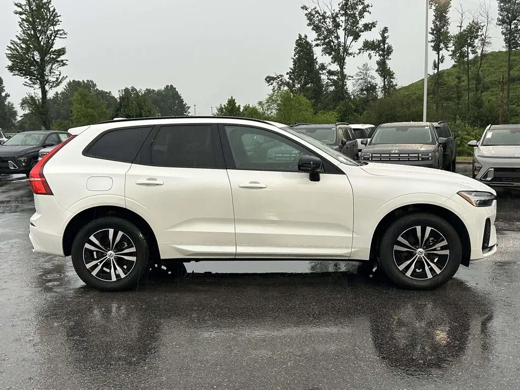 2025 Volvo XC60 - $38,300